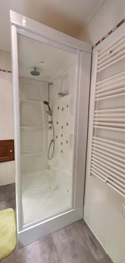 Au Chambellan Panzió Ay-Champagne Kültér fotó