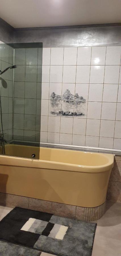 Au Chambellan Panzió Ay-Champagne Kültér fotó