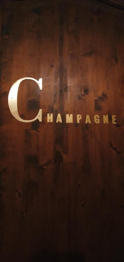 Au Chambellan Panzió Ay-Champagne Kültér fotó